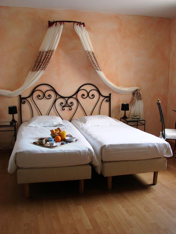 Hotel Restaurant Du Patti Grasse Habitación foto
